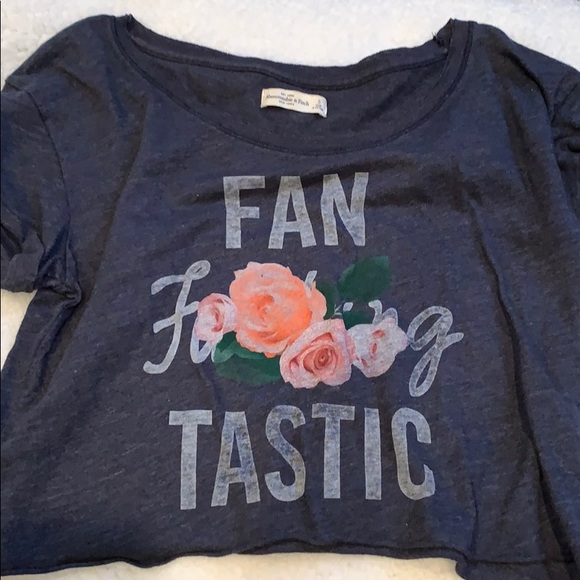A&F rose graphic crop top - Picture 2 of 6